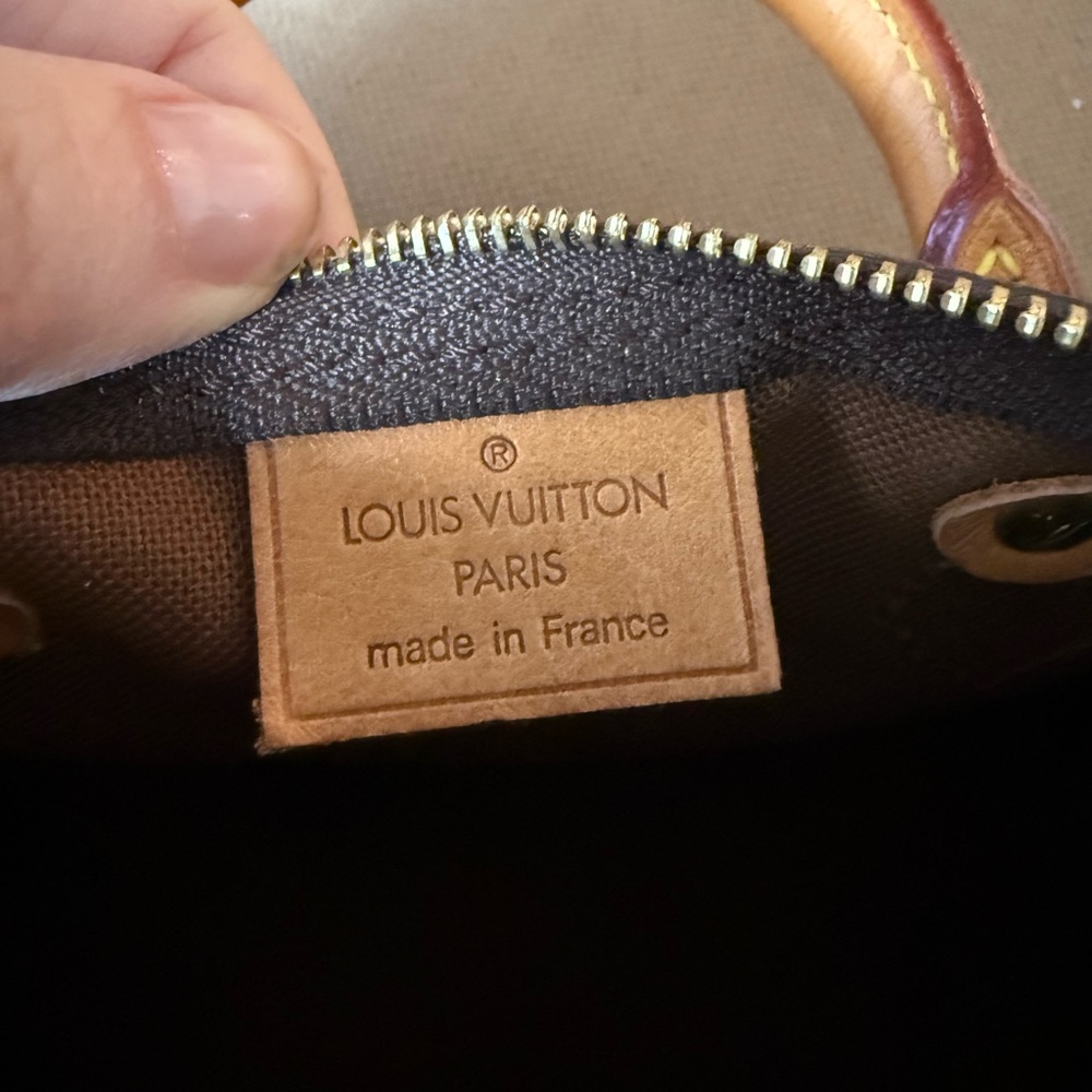 Louis Vuitton Mini Monogram Speedy Bag - Picture 8 of 9